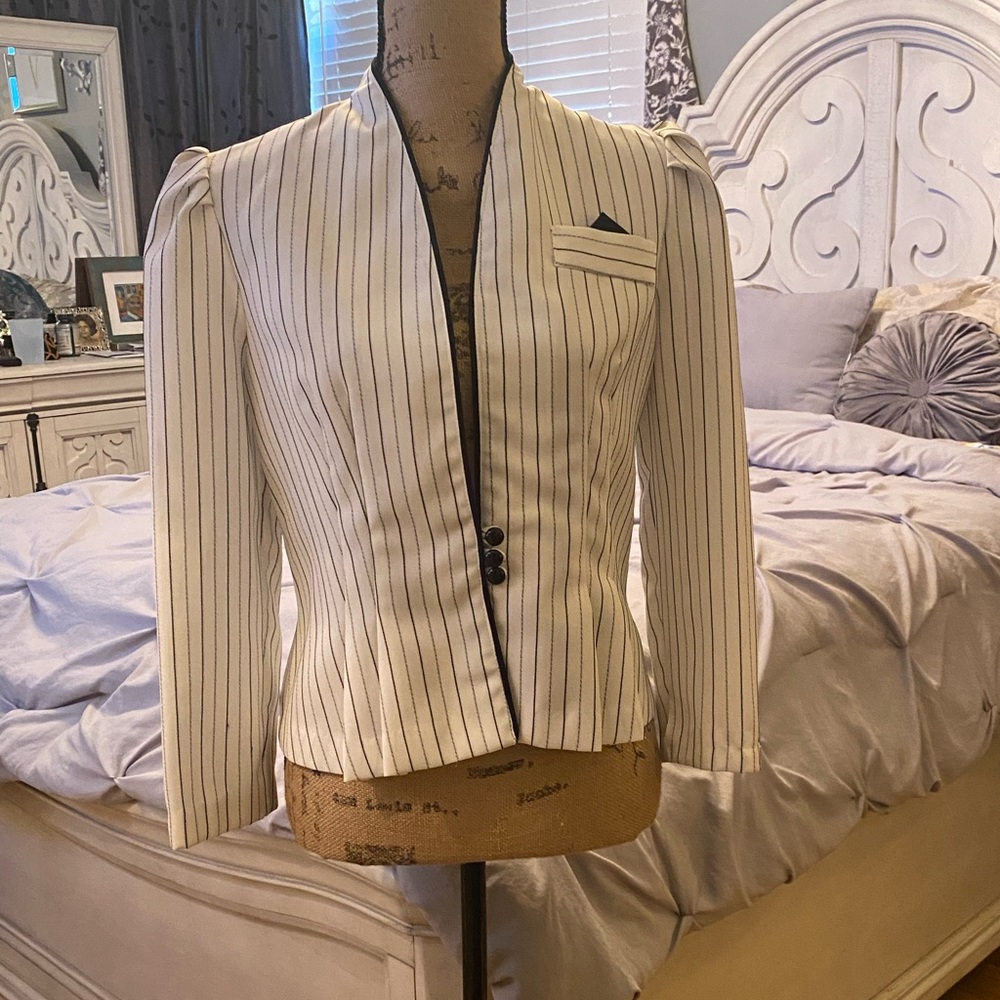 🖤🤍 vintage pinstripe blazer 🤍🖤